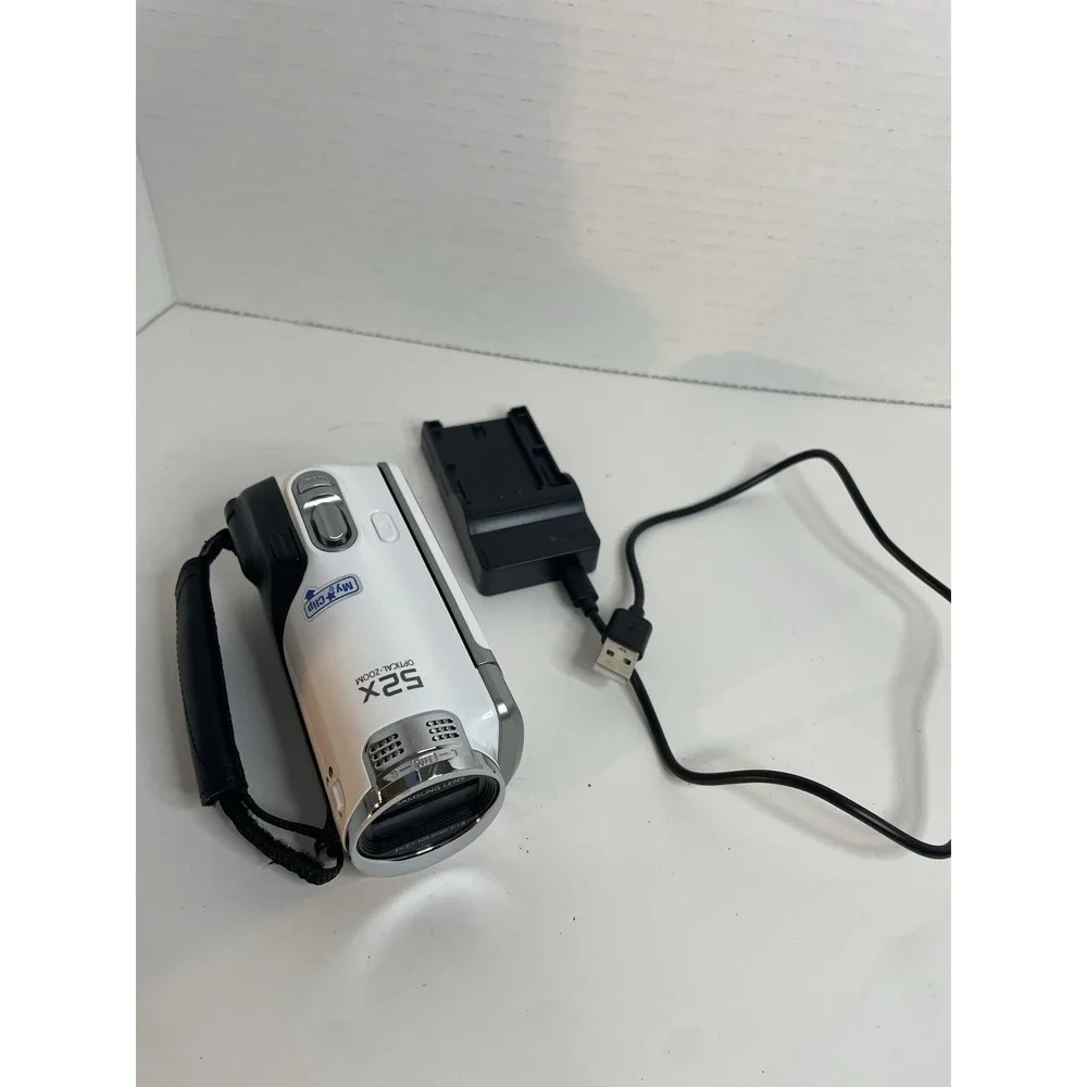 Samsung HMX-F90 Hand-Held Camcorder White w/Charger  Tested Works